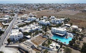 Perissa Hotel